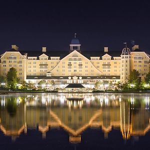 Готель Disney Newport Bay Club Шессі Exterior photo