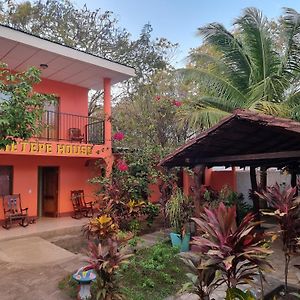 Bed and Breakfast Ometepe House Мойогалпа Exterior photo