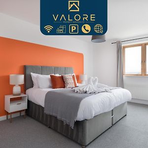 Апартаменти Luxury 2 Bed, Central, Free Parking, Smart Tv By Valore Property Services Мілтон-Кінз Exterior photo