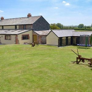 Вілла Lower Larkworthy Farmhouse Ashwater Exterior photo