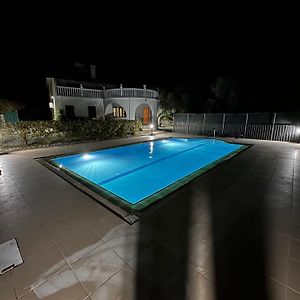 Kyrenia/Alsancak 4-Room Villa With Private Pool Кіренія Exterior photo