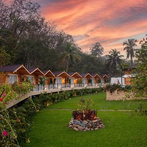 Stone Wood Jungle Resort, Данделі Exterior photo