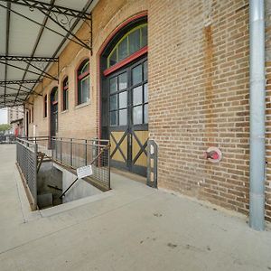 Апартаменти Pet-Friendly Texarkana Studio In The Historic 1894 Exterior photo