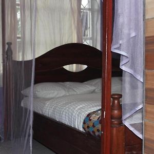 Room In Bb - Amahoro Guest House - Single Room With Shower Рухенгері Exterior photo