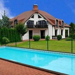 Large Holiday Villa With Swimming Pool, Бренна Exterior photo