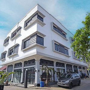 Super Oyo Capital O 92096 Kuala Ulee Lheue Residence Syariah Банда-Ачех Exterior photo