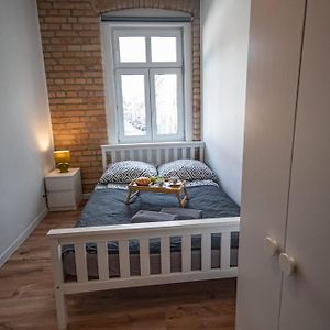 Апартаменти Apartament Rynek Лєшна Exterior photo