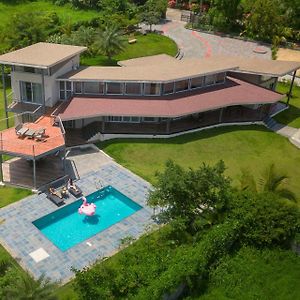 Bel Air Mansion By Stayvista - A Tranquil Oasis With A Spacious Deck, Gazebo, Sauna, Jacuzzi & A Mini-Amphitheatre Лонавла Exterior photo