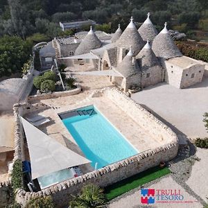 Bed and Breakfast Trulli Tesoro Чистерніно Exterior photo