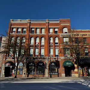 The Met Hotel Нью-Вестмінстер Exterior photo