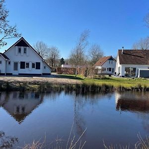 Home With A Garden Near Langweerder Wielen Сінт Ніколасга Exterior photo