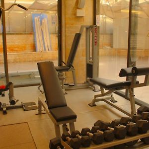 Kevens Single Room With Gym And Bar Джунія Exterior photo