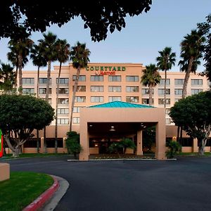 Готель Courtyard By Marriott Cypress Anaheim / Orange County Exterior photo