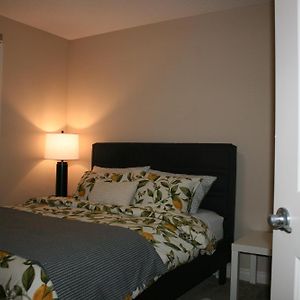 Entire Home Ac 4Beds Sleeps 8 Double Garage Near Wem Free Wifi & Netflix Едмонтон Exterior photo