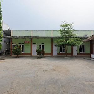 Готель Reddoorz Syariah Near Institut Darmajaya Lampung Бандар-Лампунг Exterior photo