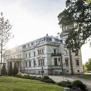 Готель Schloss Kaarz Mit Park Exterior photo