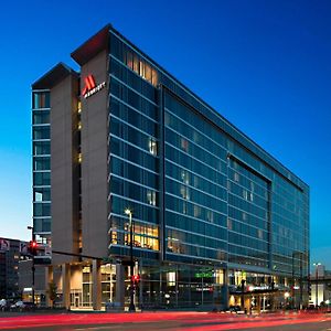 Готель Omaha Marriott Downtown At The Capitol District Exterior photo