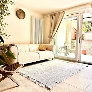 Charming Apt In Villa With Jacuzzi In Milan Сеґрате Exterior photo