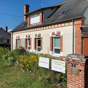 Bed and Breakfast Les Garconnieres De Sologne Сальбрі Exterior photo