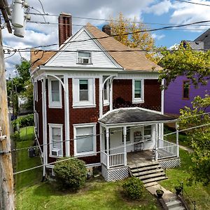 Апартаменти Step Back In Time Charming Victorian With Modern Amenities Homestead Exterior photo