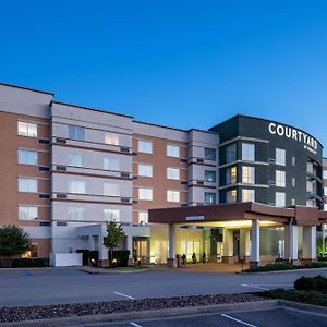 Готель Courtyard By Marriott Charleston Downtown/Civic Center Exterior photo