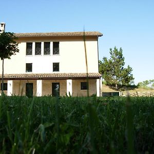 Вілла Agriturismo La Casa Del Vecchio Mulino Carassai Exterior photo