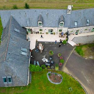 Bed and Breakfast Les Pierres Bleues Saint-Coulitz Exterior photo