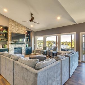 Spacious Lake Of The Ozarks Escape With Deck And Views Лінн-Крік Exterior photo