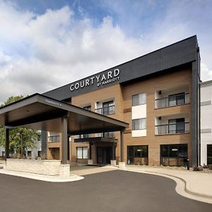 Готель Courtyard Grand Rapids Airport Exterior photo