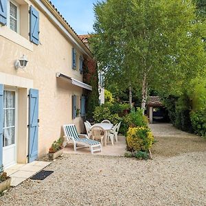 Вілла Maison Familiale Avec Jardin Clos, Acces Riviere Et Wi-Fi, Proche Verdure Et Activites En Charente - Fr-1-653-117 Saint-Genis-d'Hiersac Exterior photo