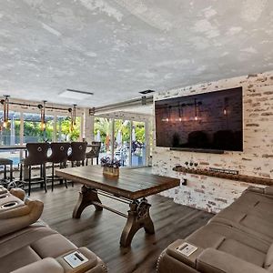 Villa With Outdoor Sauna, Outdoor Bar And Pergola With Games Маямі Exterior photo