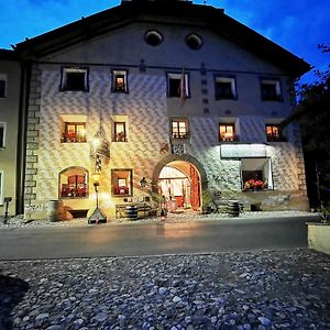 Готель Chasa De Capol - Historische Gaststatte & Weinkellerei Santa Maria Val Muestair Exterior photo
