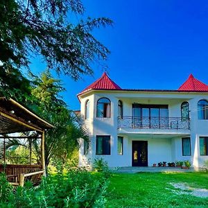 Villa In Чакві Exterior photo