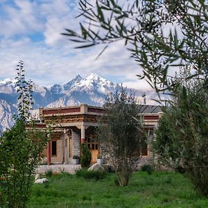 Готель Lchang Nang Retreat-The House Of Trees Sumur Exterior photo