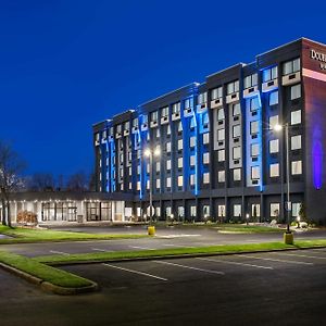 Готель Doubletree By Hilton Monroe Township Cranbury Rossmoor Exterior photo