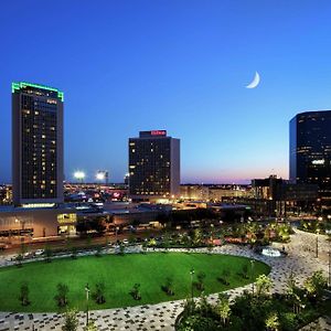 Готель Hilton St. Louis At The Ballpark Exterior photo