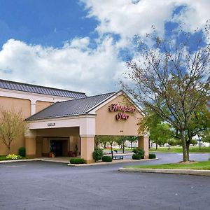 Hampton Inn Вустер Exterior photo