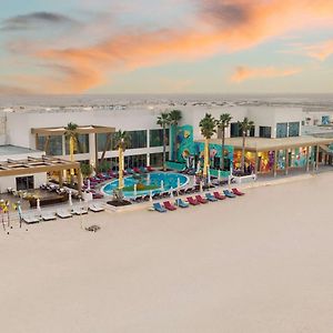 Готель Fuwairit Kite Beach, Tapestry Collection By Hilton Fuwayrit Exterior photo