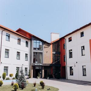 Готель Арта Яворів Exterior photo