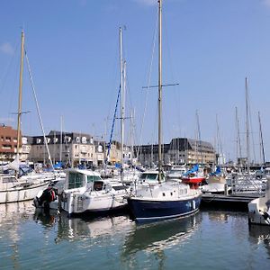Le Petit Courseulles - Entre Le Port Et La Mer Exterior photo