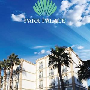 Park Palace Hotel Кіренія Exterior photo