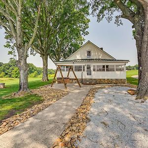 Вілла Dobson Farmhouse With Scenic Porch - Near Vineyards! Exterior photo