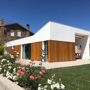 Вілла Passivhaus Con Jardin En La Rioja Entrena Exterior photo