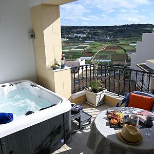 Апартаменти Ta'Lonza Luxury Near Goldenbay With Hot Tub App3 Мелліха Exterior photo
