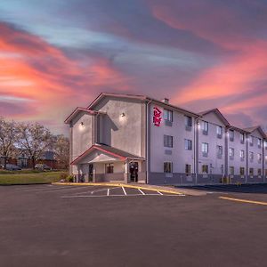 Red Roof Inn Саффолк Exterior photo