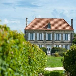 Вілла Lovely Chateau 25 Min From Bordeaux Cezac  Exterior photo