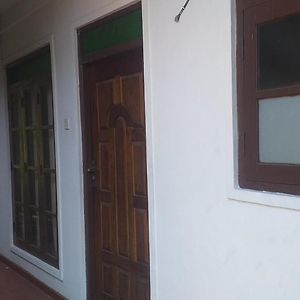 Vijaya Home Гаттон Exterior photo