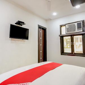 Готель Oyo Anshun Residency Near M2K Cinemas Rohini Нью-Делі Exterior photo