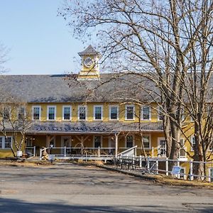 Old Mill Inn Гатфілд Exterior photo