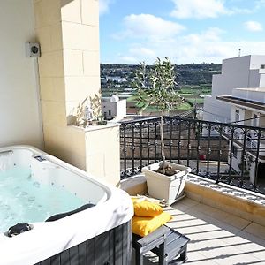 Апартаменти Ta'Lonza Luxury Near Goldenbay With Hot Tub App1 Мелліха Exterior photo
